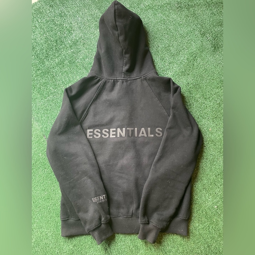 Black Essentials ZipUp